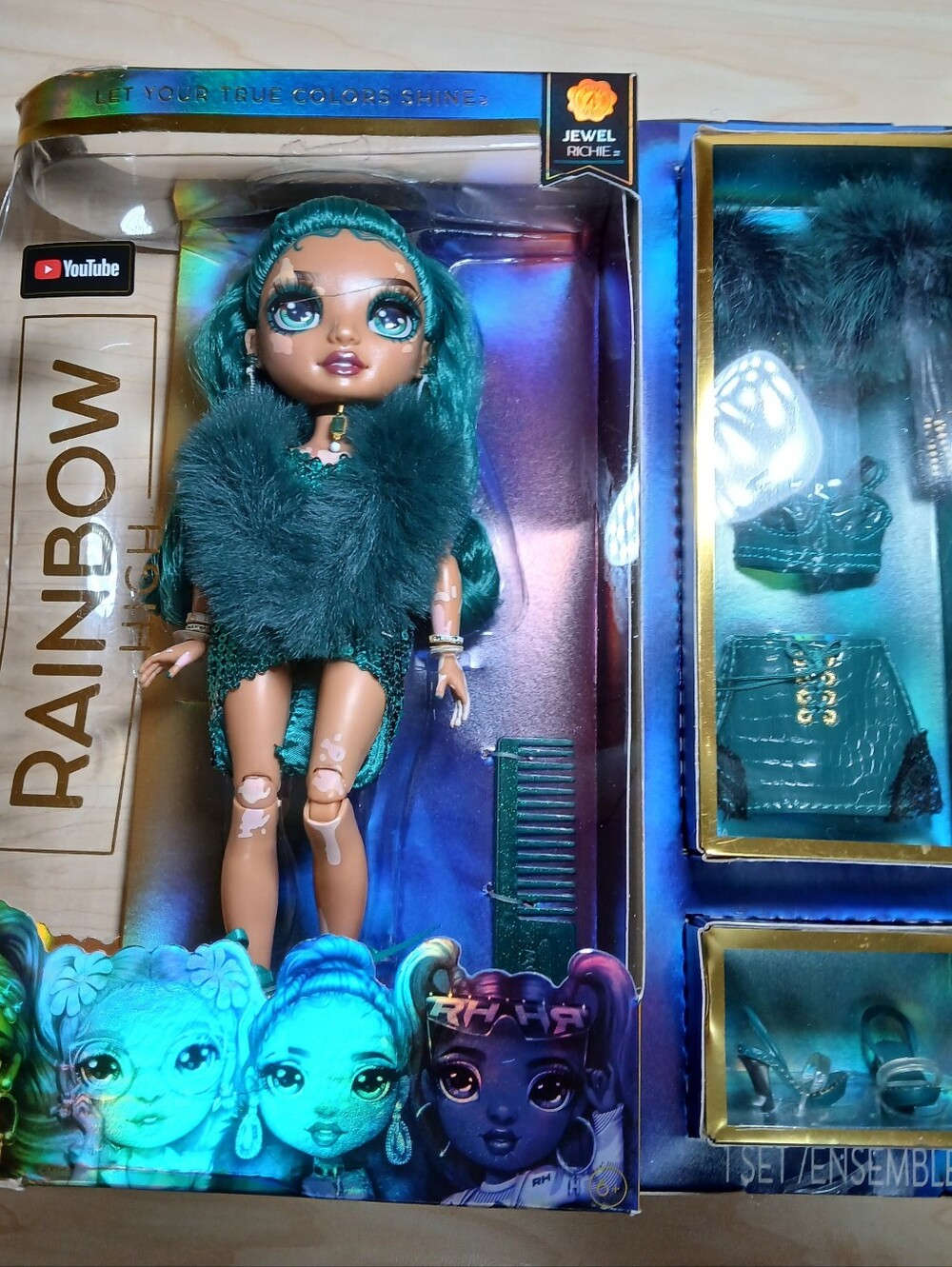 Rainbow High Jewel Richie Teal Fashion Doll with Accessories